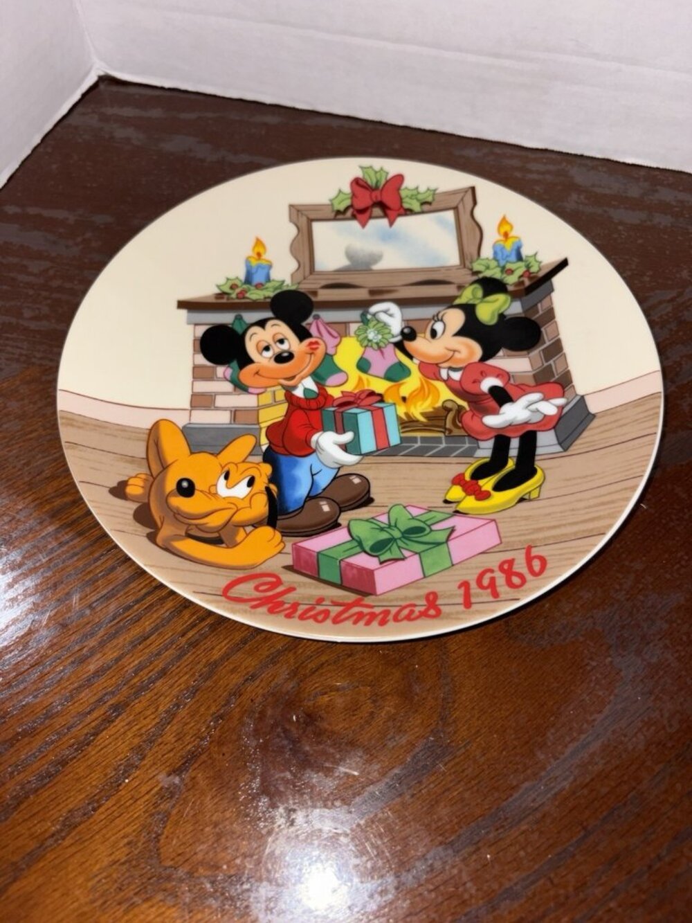 Disney Mickey & Minnie Christmas 1986 Mistletoe Magic Plate Vintage Ltd Edition